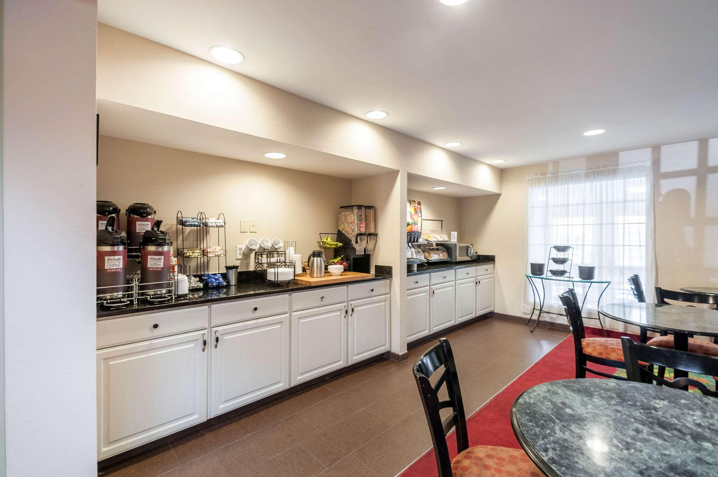 Mainstay Suites Frederick Exteriér fotografie